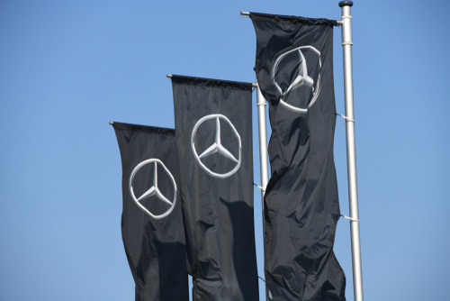 Flaggen mit Daimler Logo